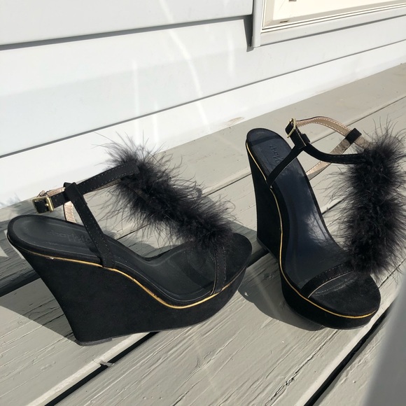 Charlotte Russe Shoes - Wedge Heels 🖤
